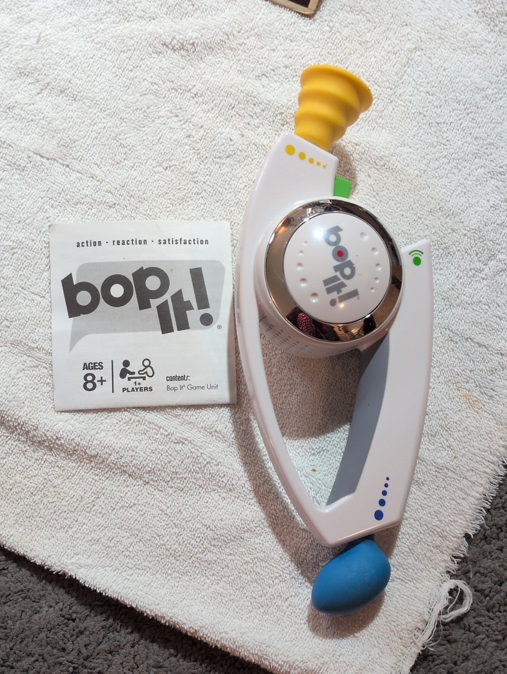 Hasbro Bop It 2008 Original Electronic Handheld Game Twist Pull Tested Works